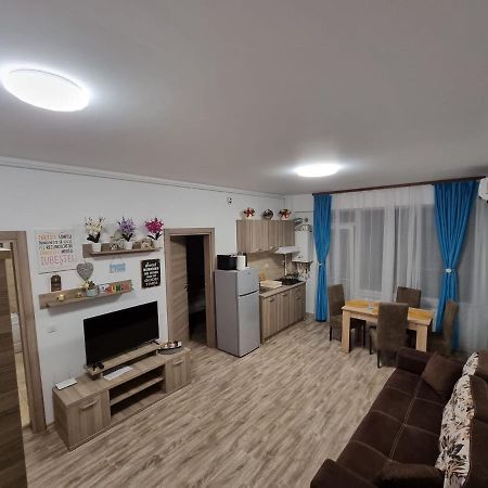 Summerland Apartment M&A Mamaia Kültér fotó